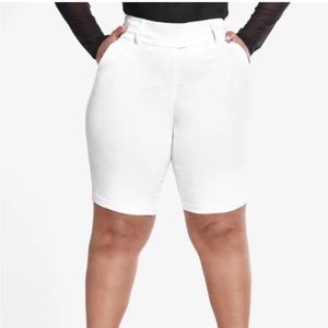 The City Shorts In White